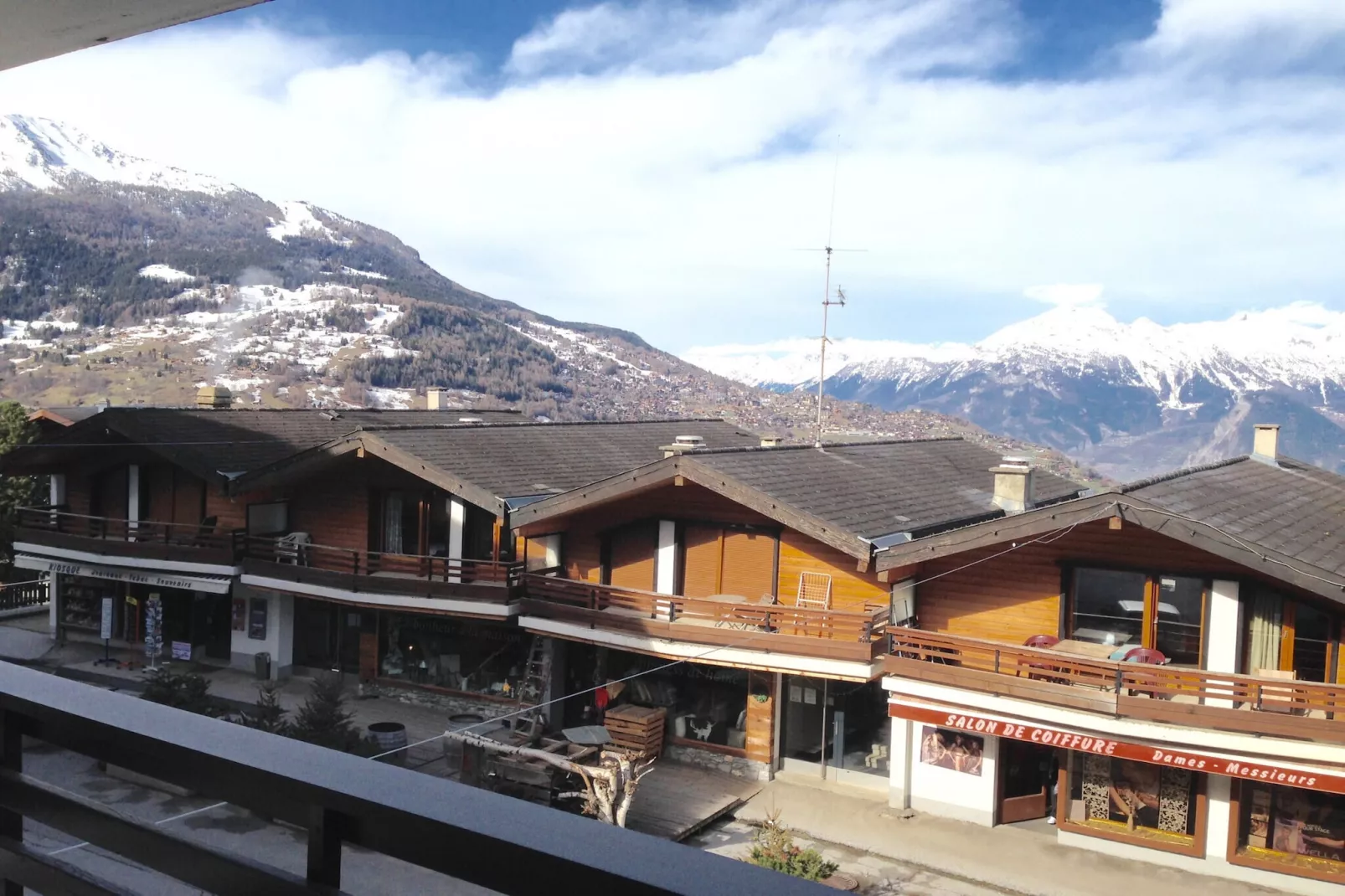 Combyre C 024 -COMFORTABLE apartment 4 pers-Exterior summer
