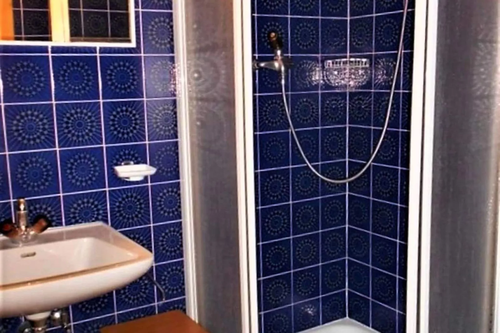 Combyre C 024 -COMFORTABLE apartment 4 pers-Bathroom