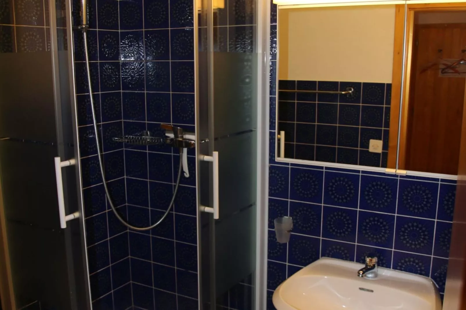 Combyre C 035 - COMFORTABLE apartment 6 pers-Bathroom