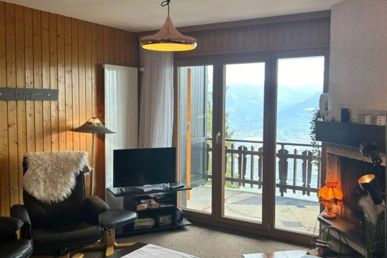 Combyre C 020 - COMFORTABLE apartment 6 pers-Living room