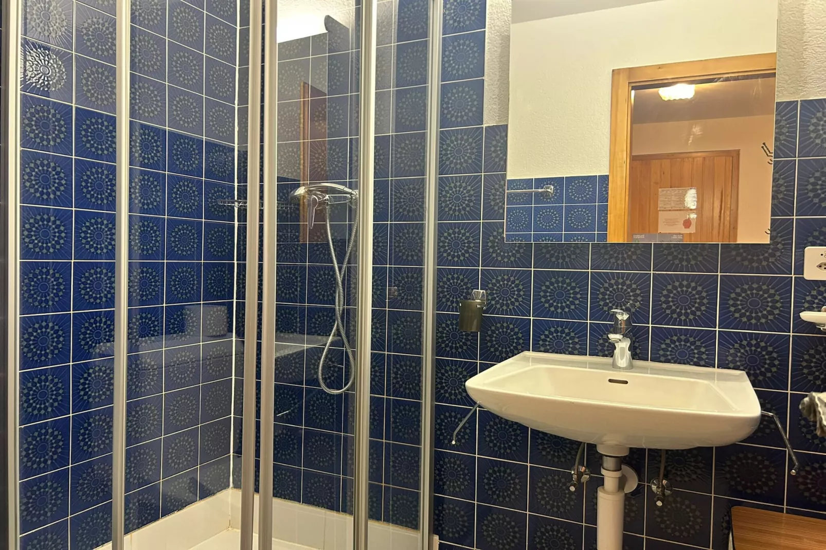 Combyre C 020 - COMFORTABLE apartment 6 pers-Bathroom