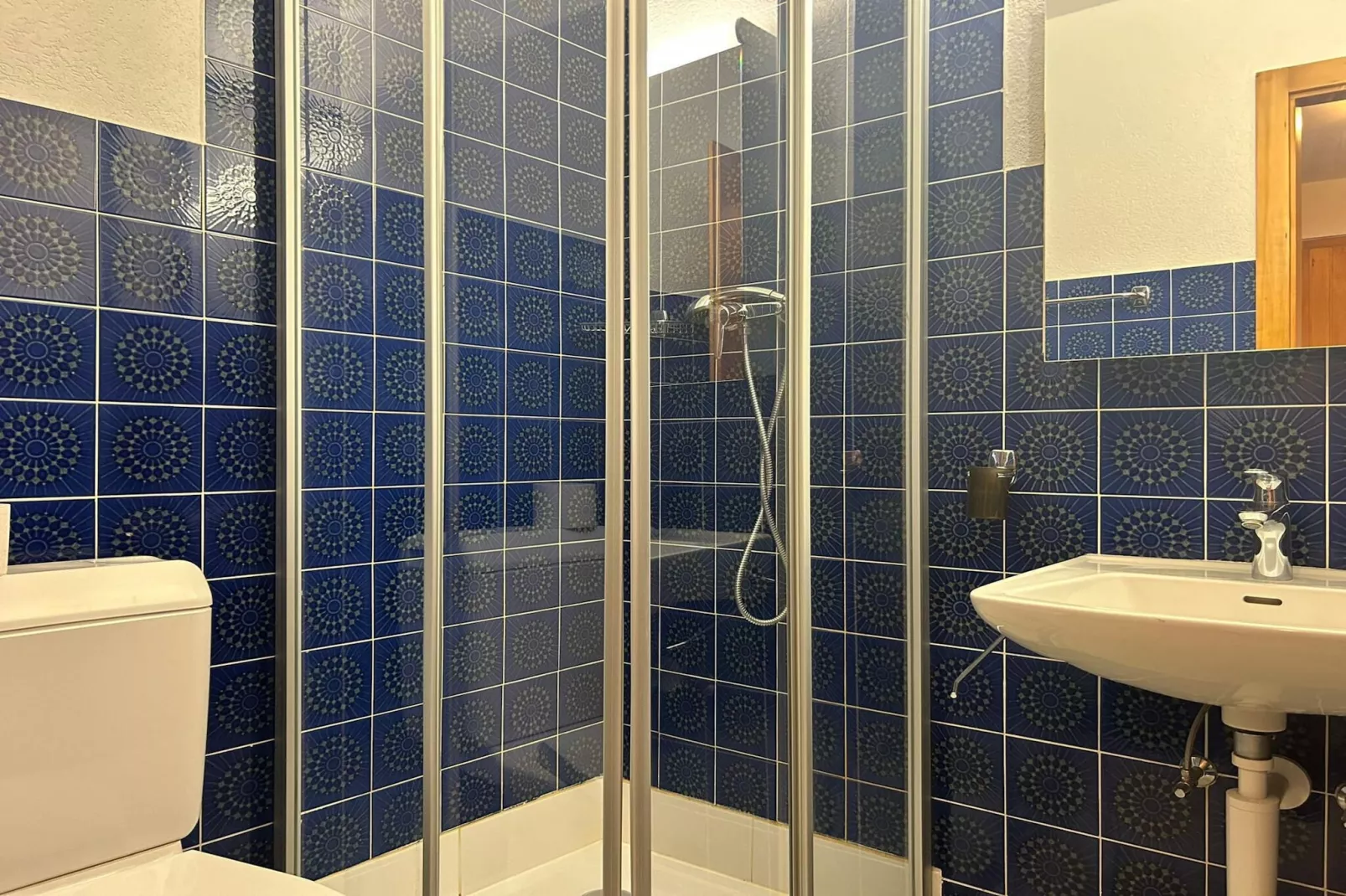 Combyre C 020 - COMFORTABLE apartment 6 pers-Bathroom