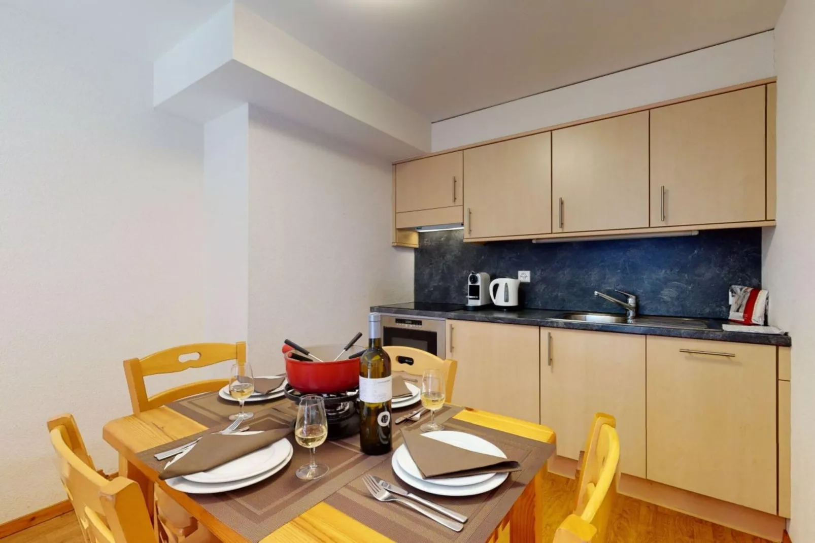 Pracondu 1 406 - OUTDOOR & FUN charming apartment-Esszimmer