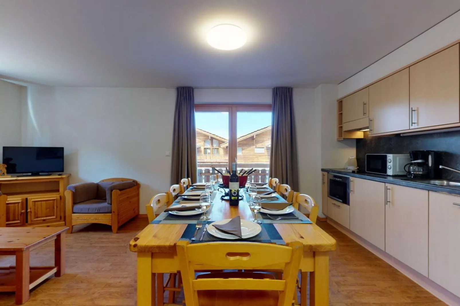 Pracondu 1 A01 - OUTDOOR & FUN charming apartment-Dining room