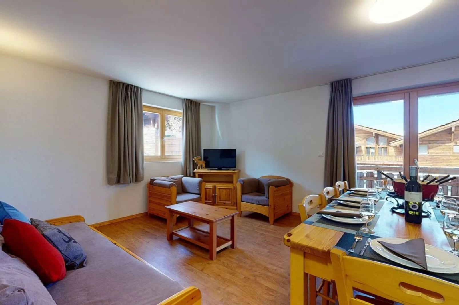 Pracondu 1 A01 - OUTDOOR & FUN charming apartment-Dining room