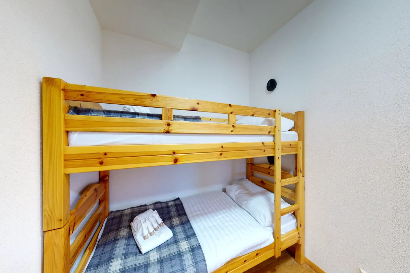 Pracondu 1 A01 - OUTDOOR & FUN charming apartment-Bedroom