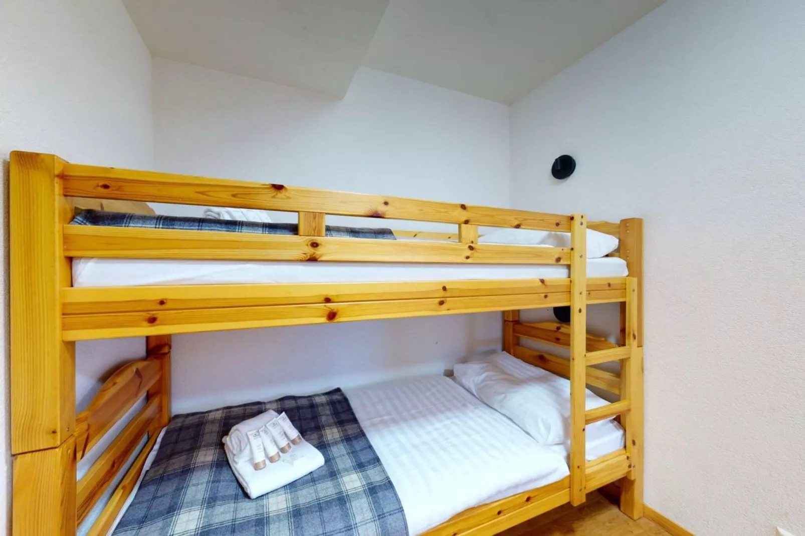 Pracondu 1 A01 - OUTDOOR & FUN charming apartment-Bedroom
