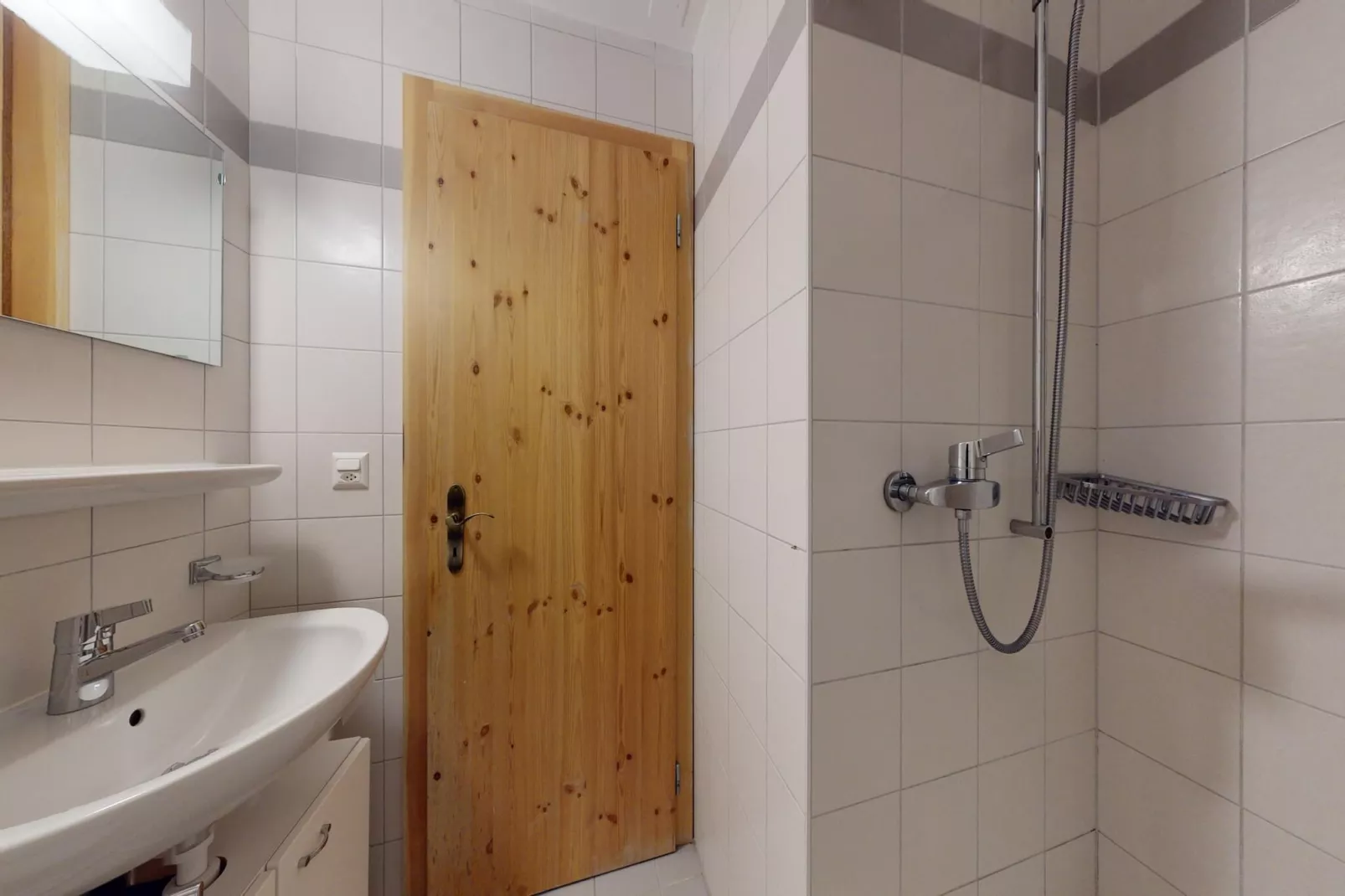 Pracondu 1 A01 - OUTDOOR & FUN charming apartment-Bathroom