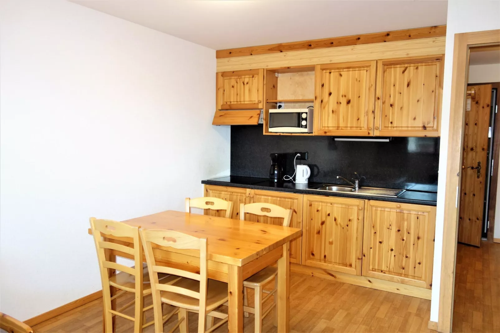 Pracondu 2 202 - OUTDOOR & FUN charming apartment-Kitchen