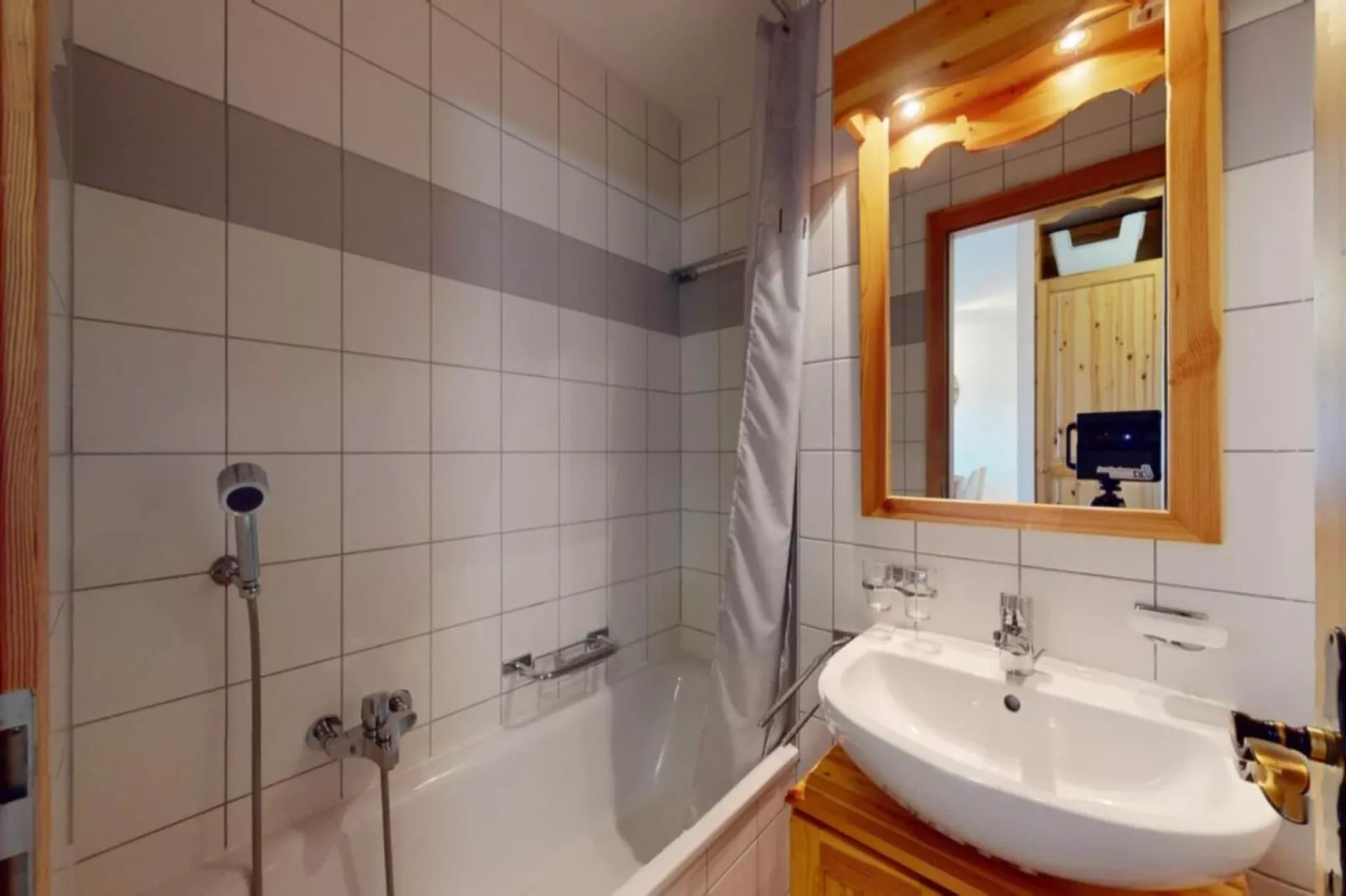 Pracondu 2 302 - OUTDOOR & FUN apartment 4 pers-Bathroom