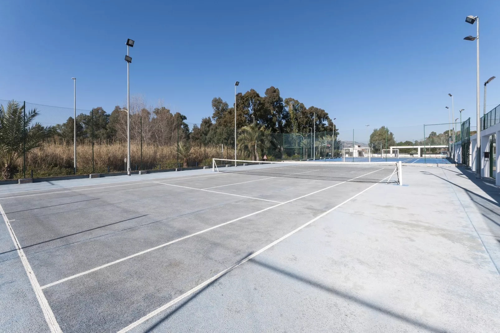 Alejandrita-Facilities