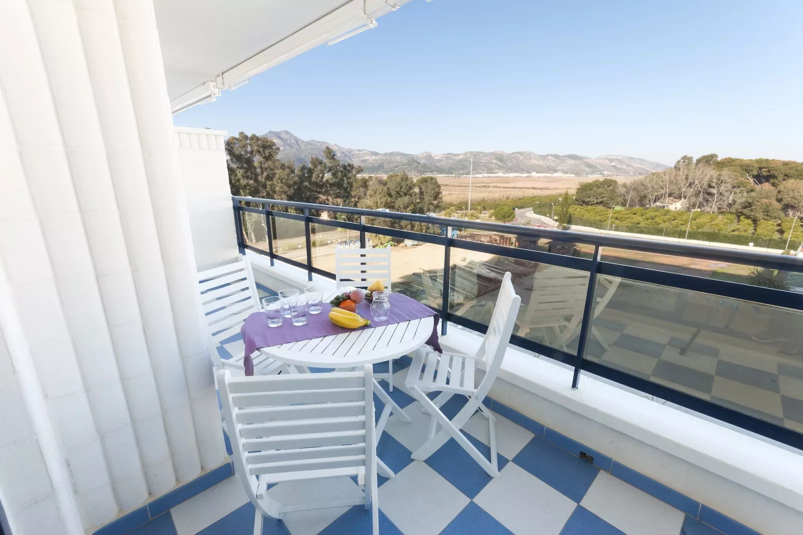 Alejandrita-Terrace balcony