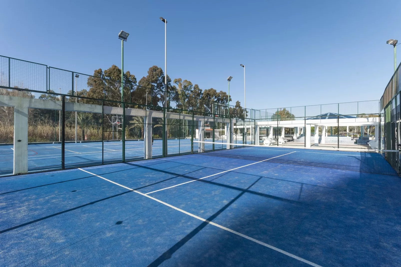 Alejandrita-Facilities