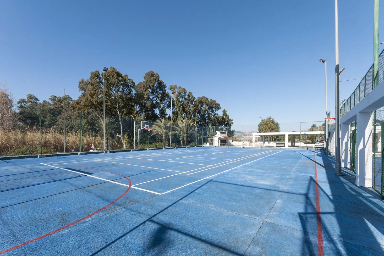 Alejandrita-Facilities