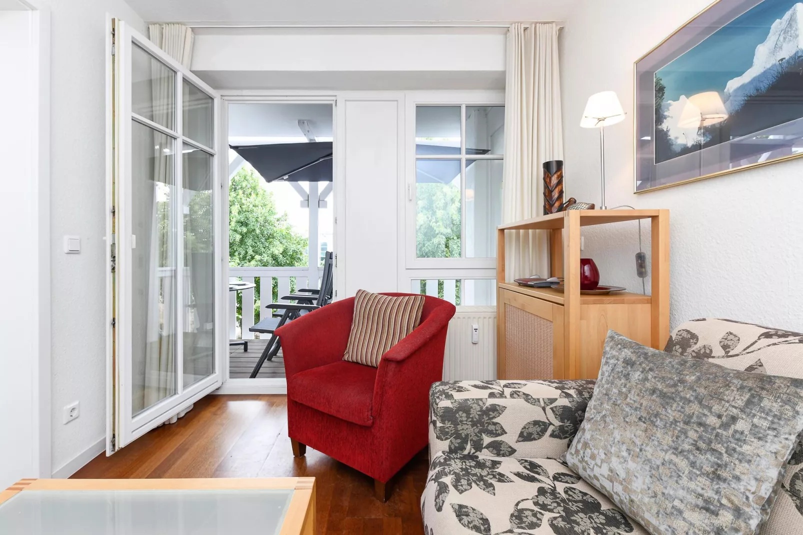 Charmante Inselwohnung/ 2 Balkone-Living room