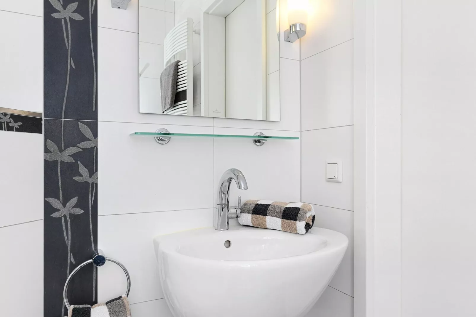 Charmante Inselwohnung/ 2 Balkone-Bathroom