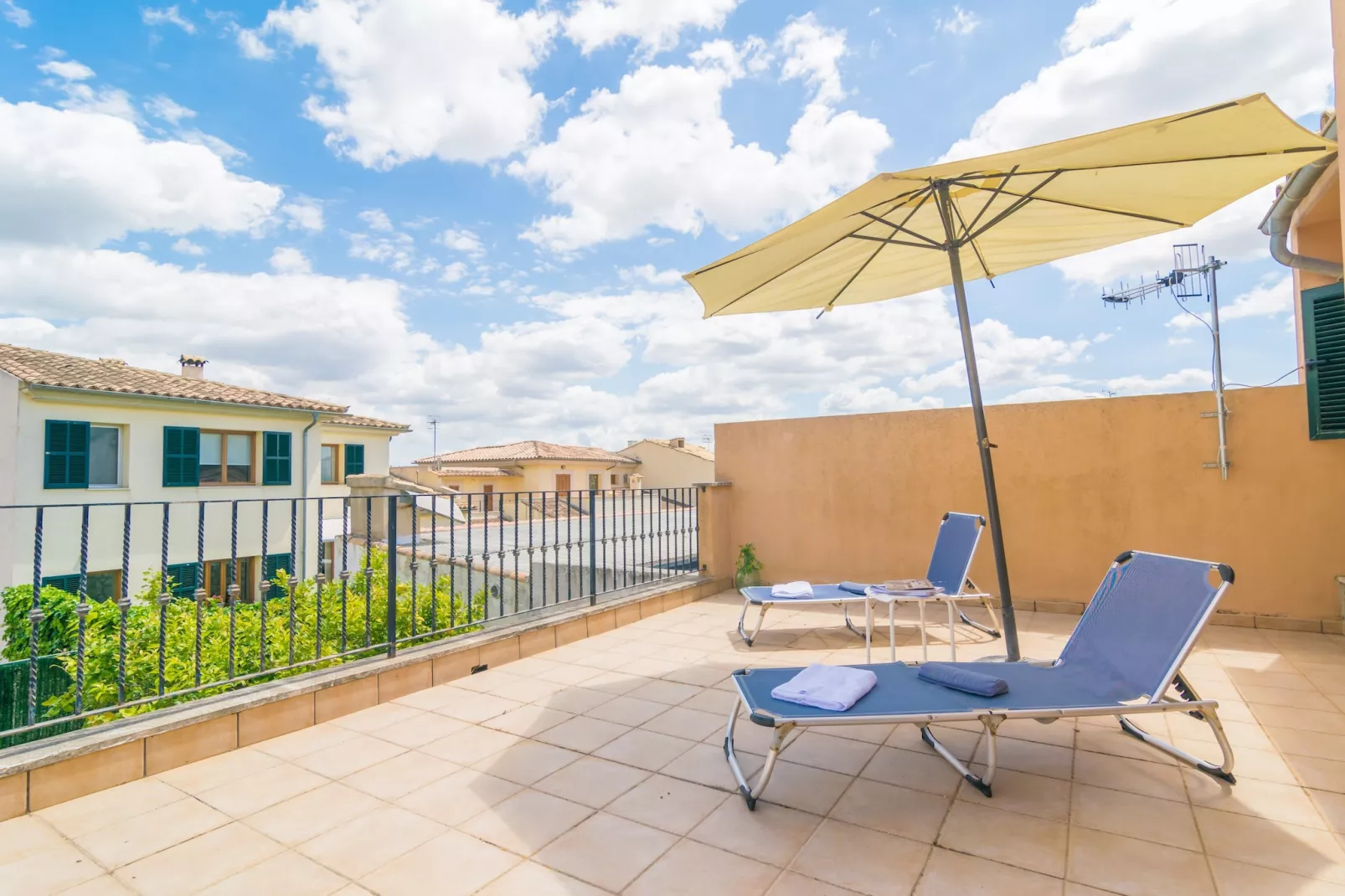 Goixa-Exterior summer