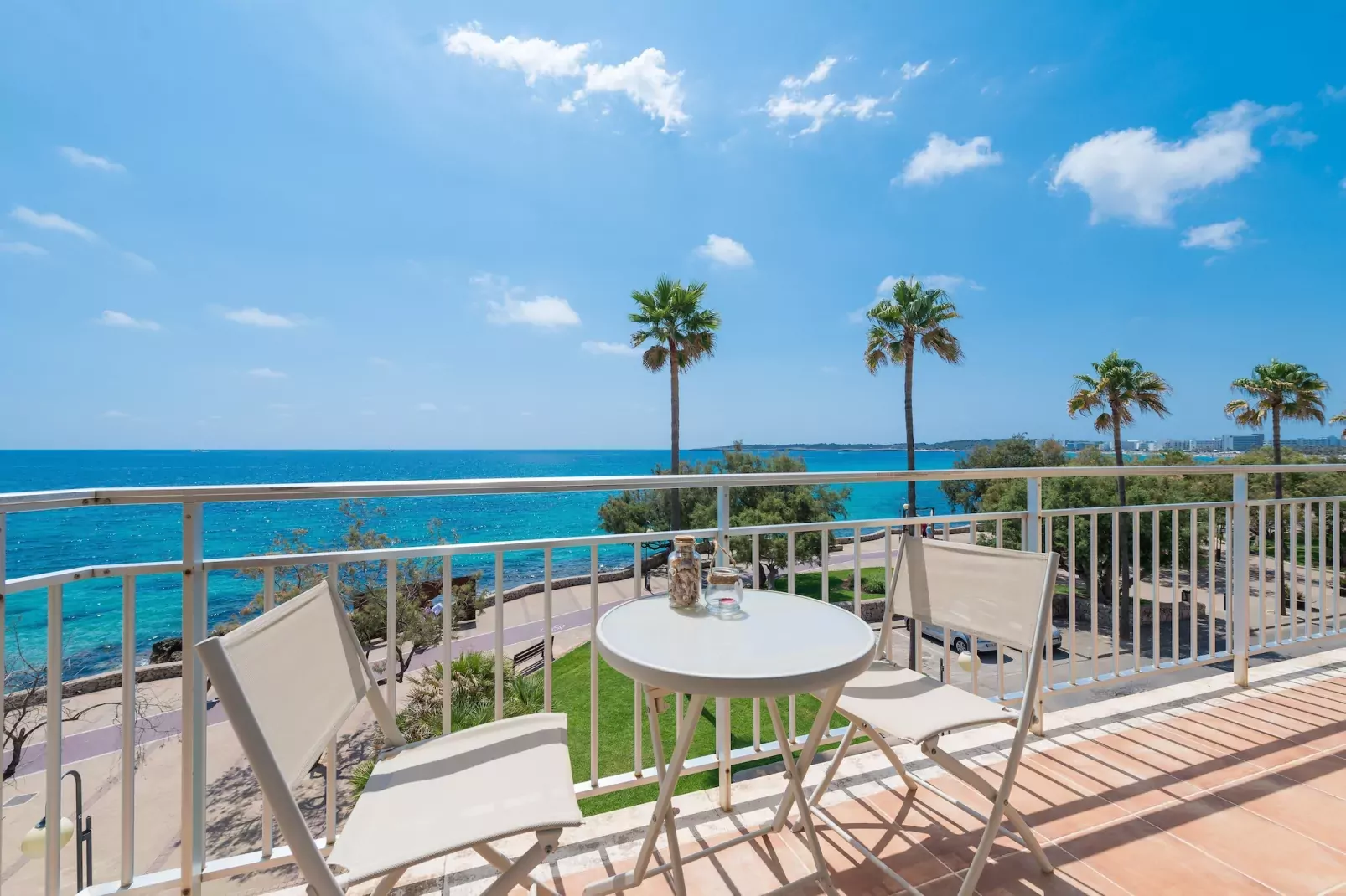 Talaiot Cala Millor-Exterior summer