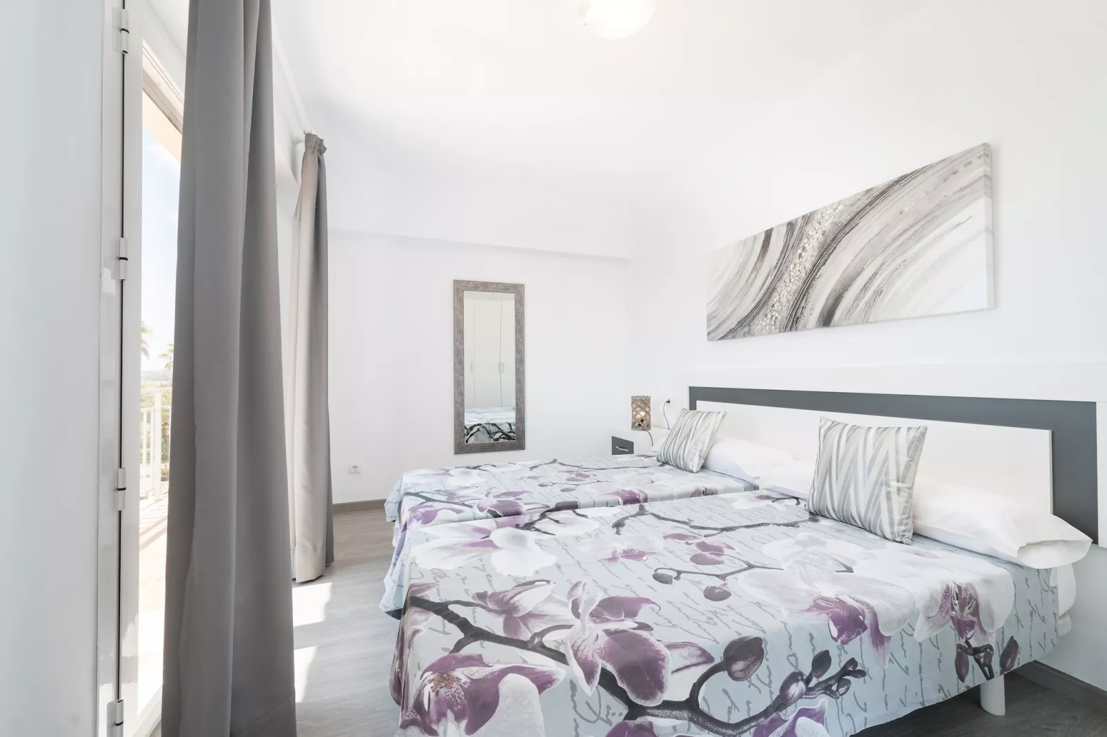 Talaiot Cala Millor-Exterior summer