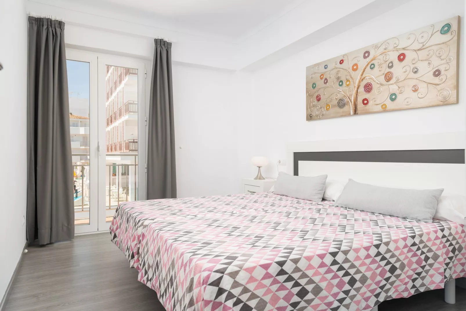 Talaiot Cala Millor-Exterior summer