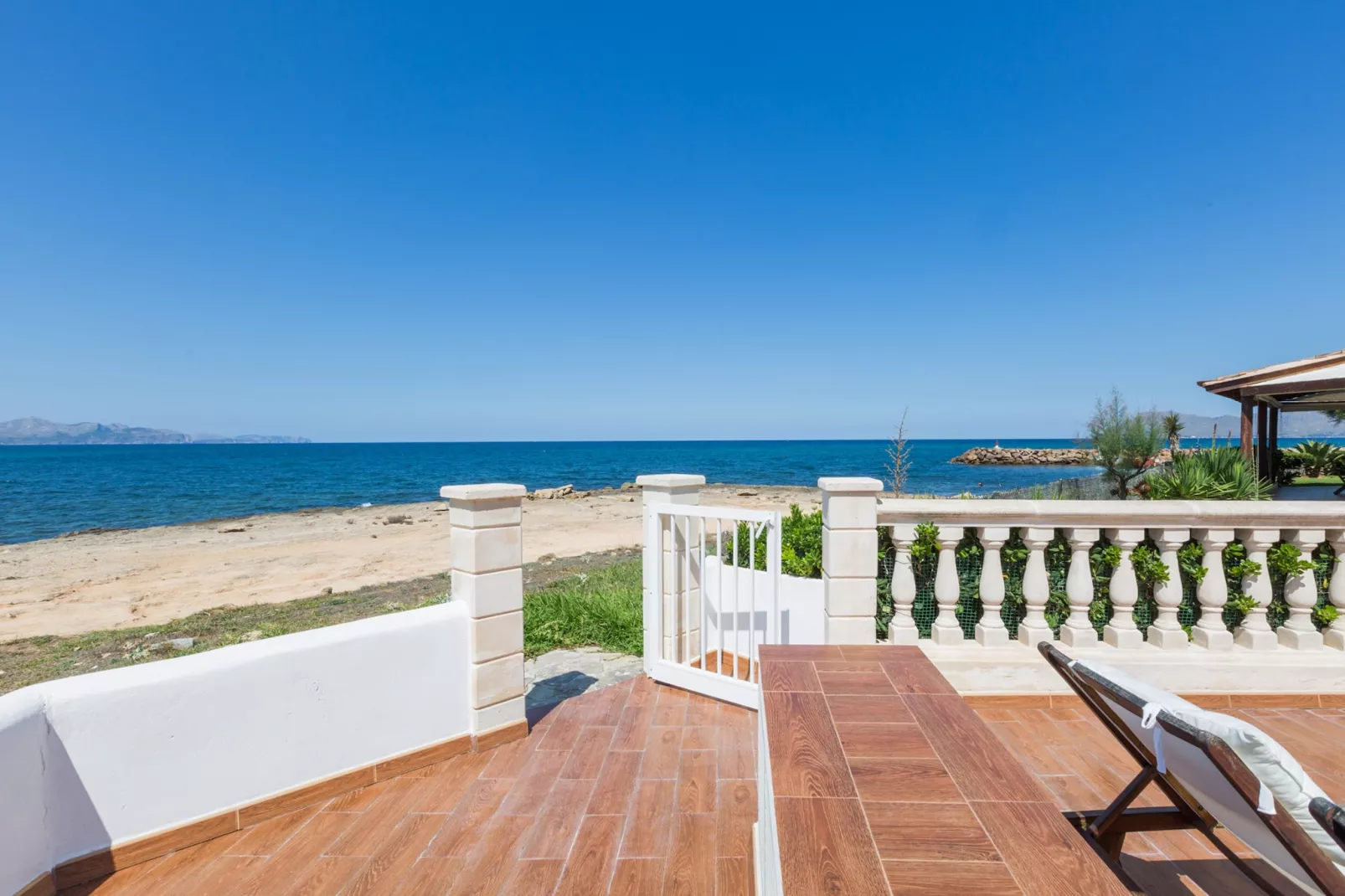 Es Mirador (solidago)-Exterior summer