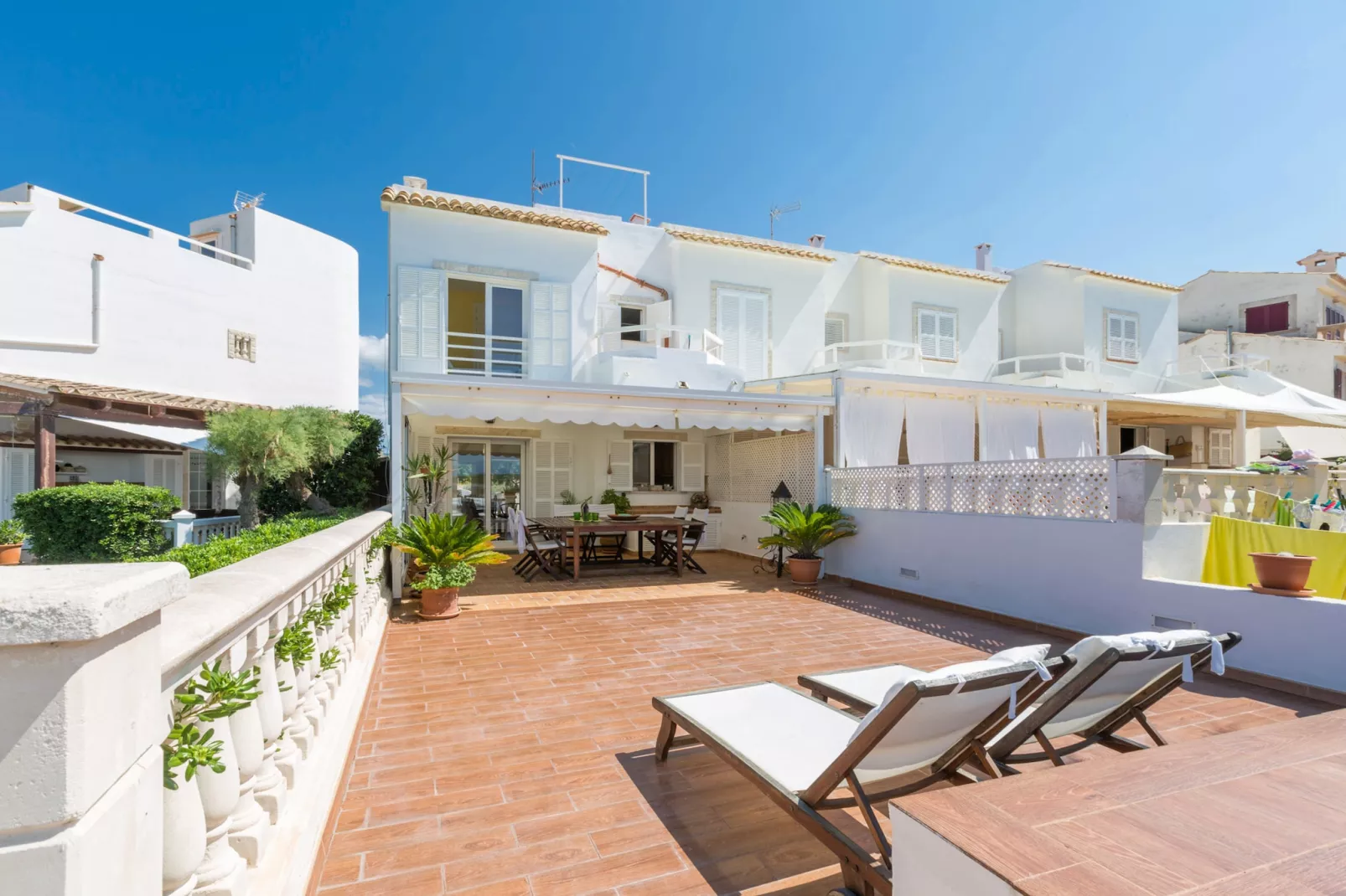 Es Mirador (solidago)-Exterior summer