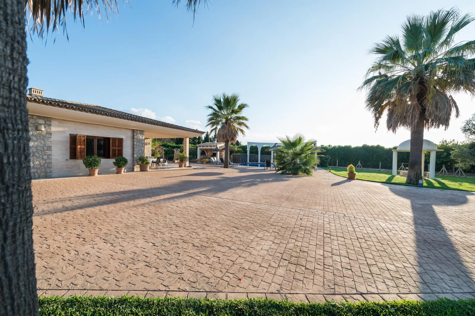 Eden Son Manyo 223-Exterior summer