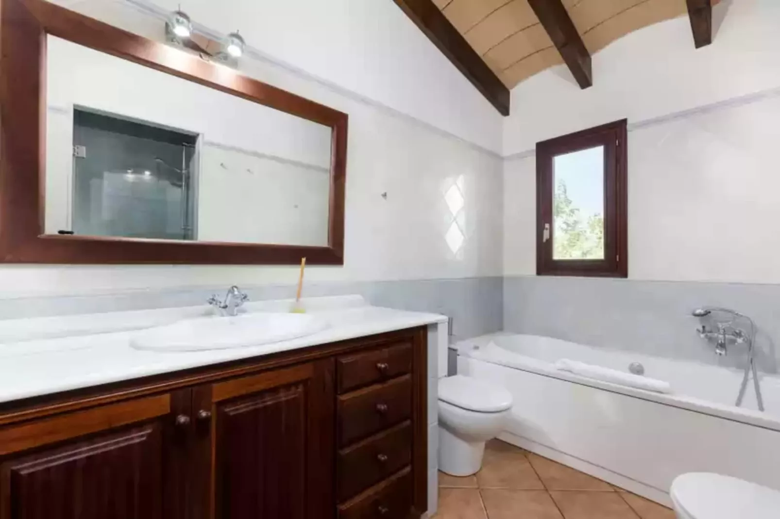 Sa Resclosa-Bathroom