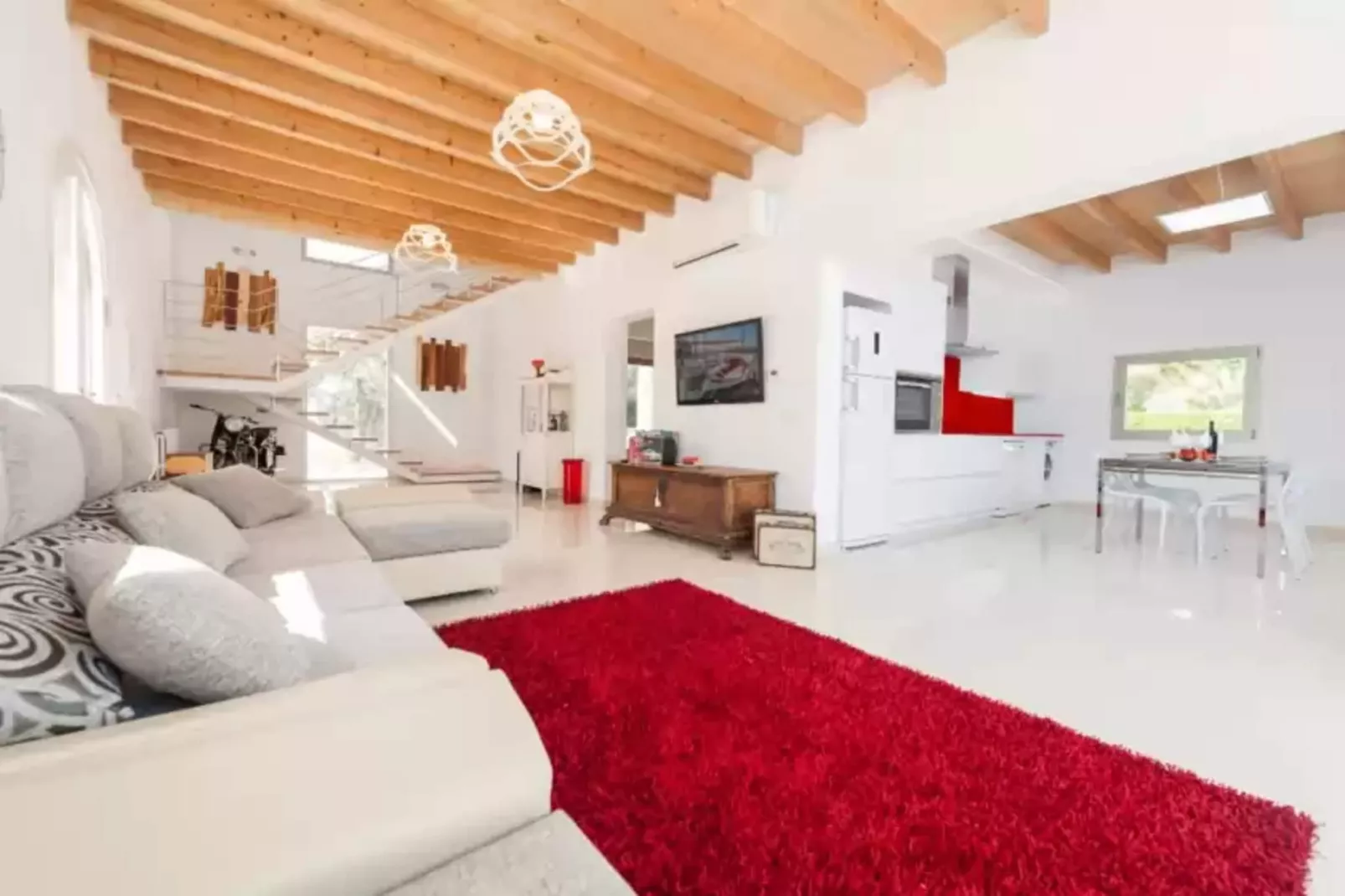 Son Perot-Living room