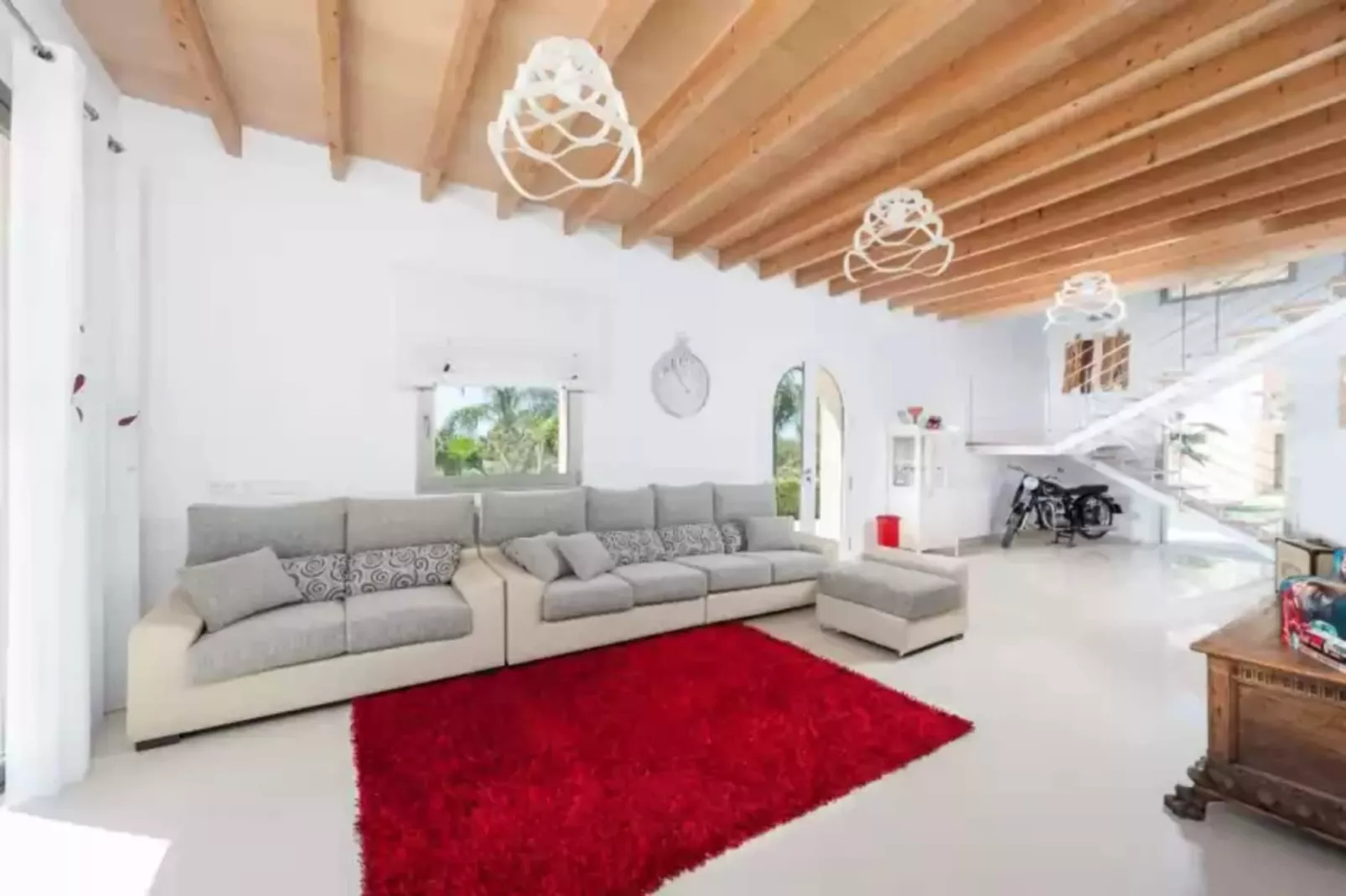 Son Perot-Living room
