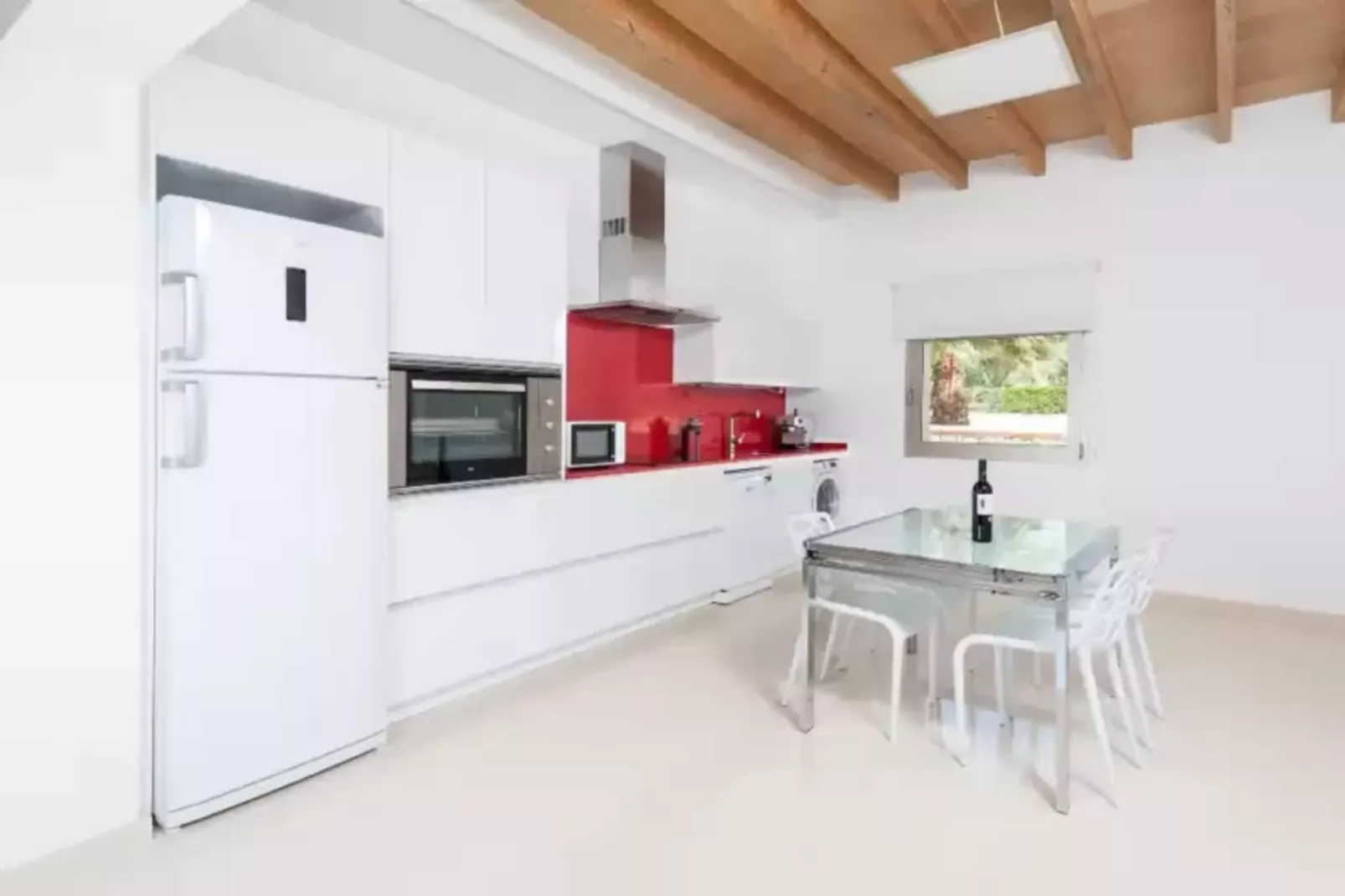 Son Perot-Kitchen
