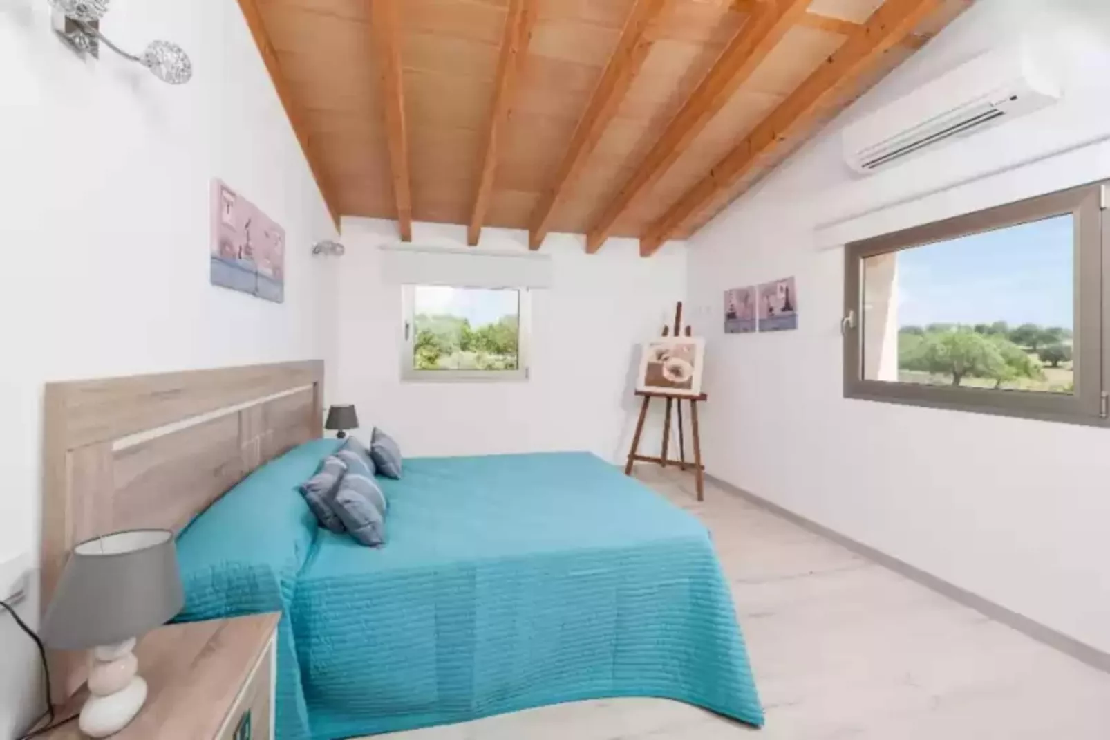 Son Perot-Bedroom