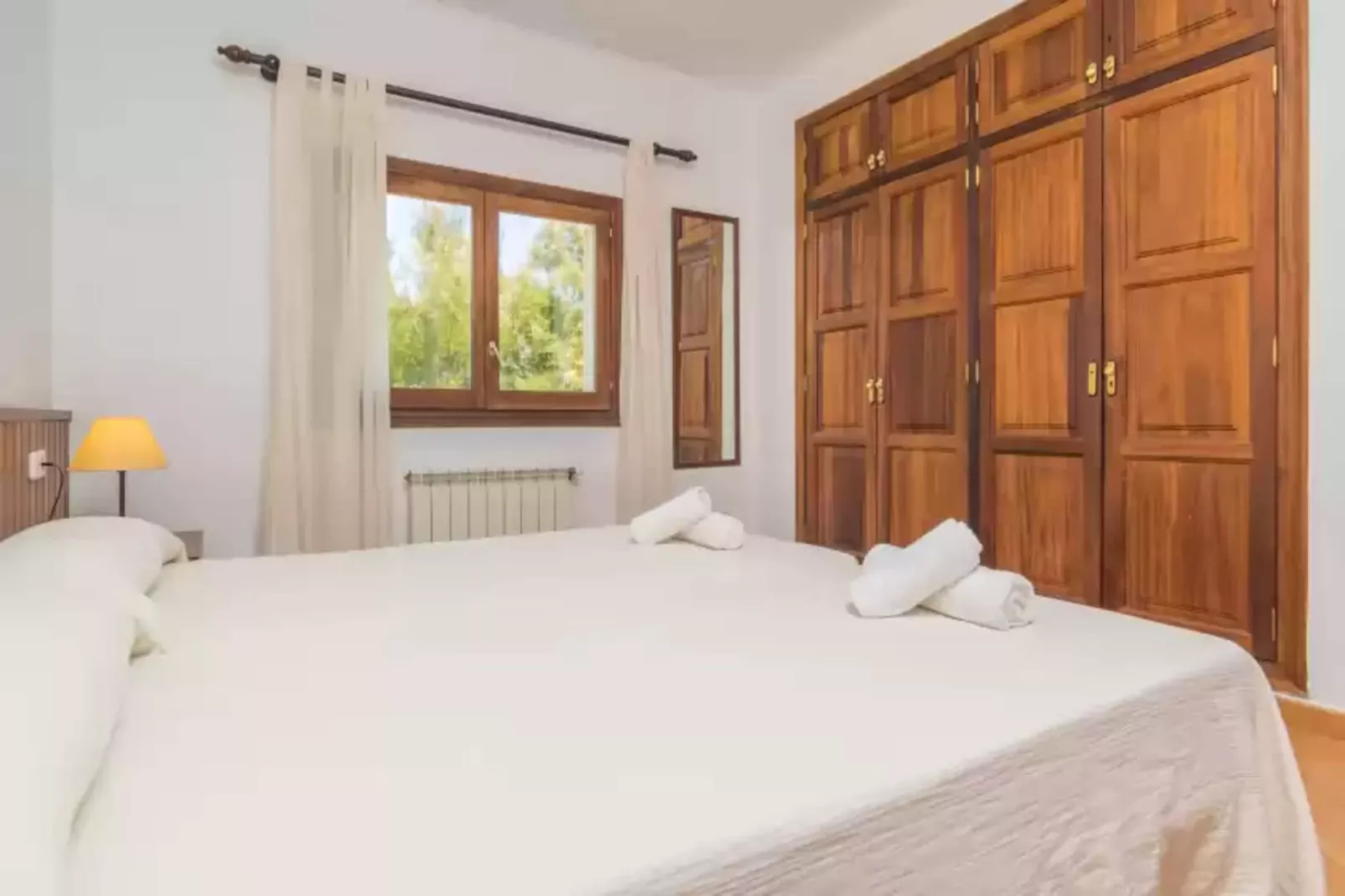Villa Sol Naixent-Schlafzimmer