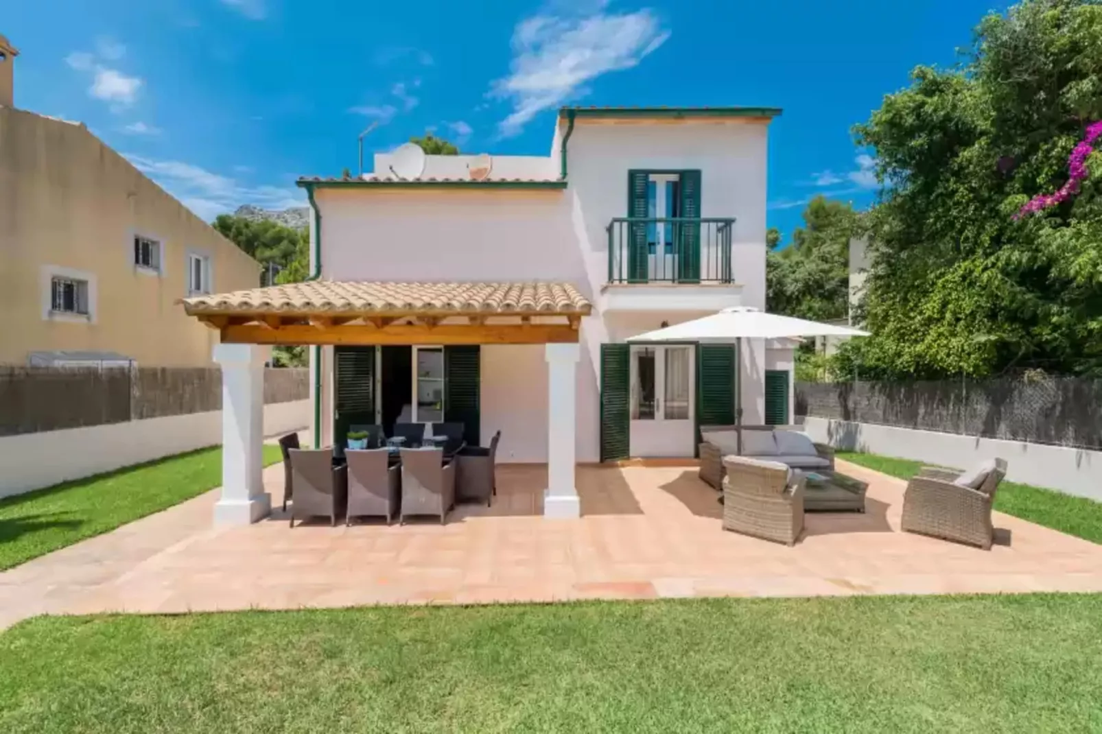 El Pinar-Exterior summer