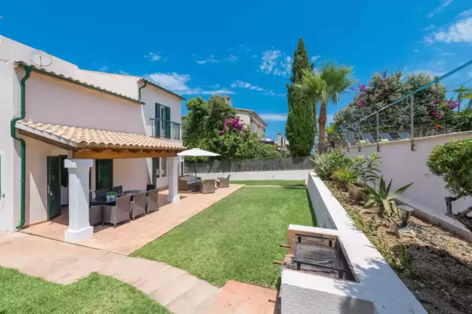 El Pinar-Exterior summer