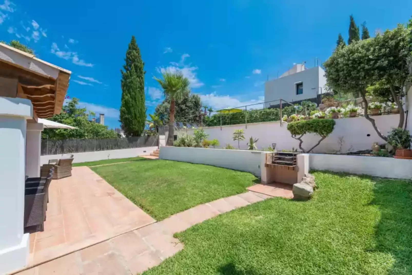 El Pinar-Exterior summer