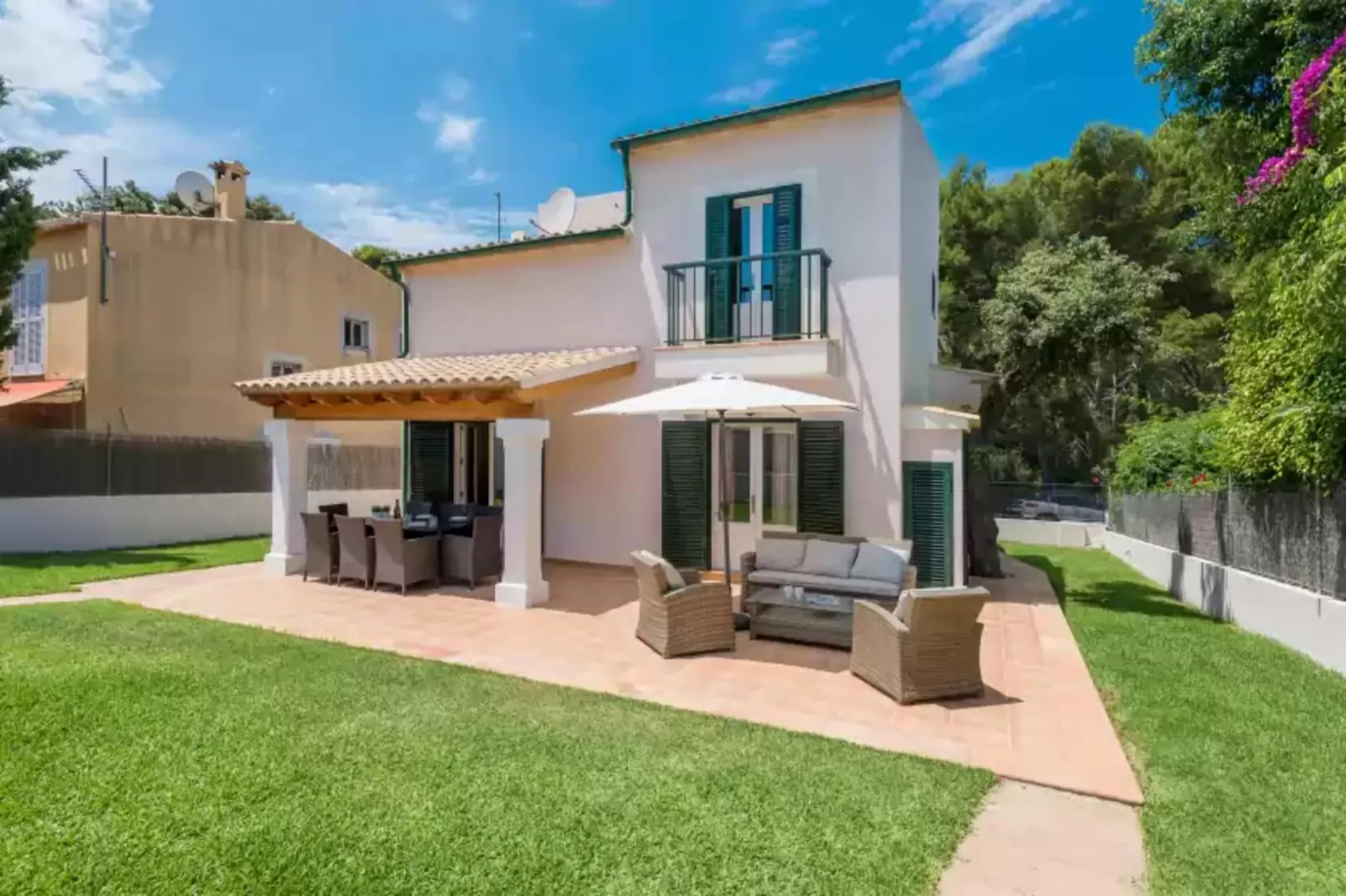 El Pinar-Exterior summer