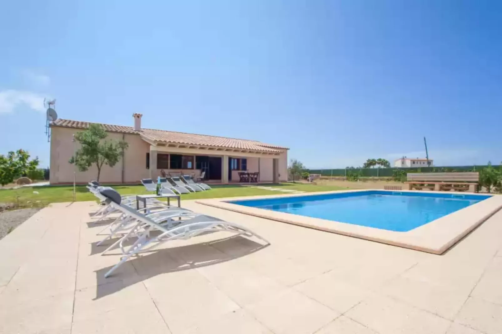 S'estacio-Pool