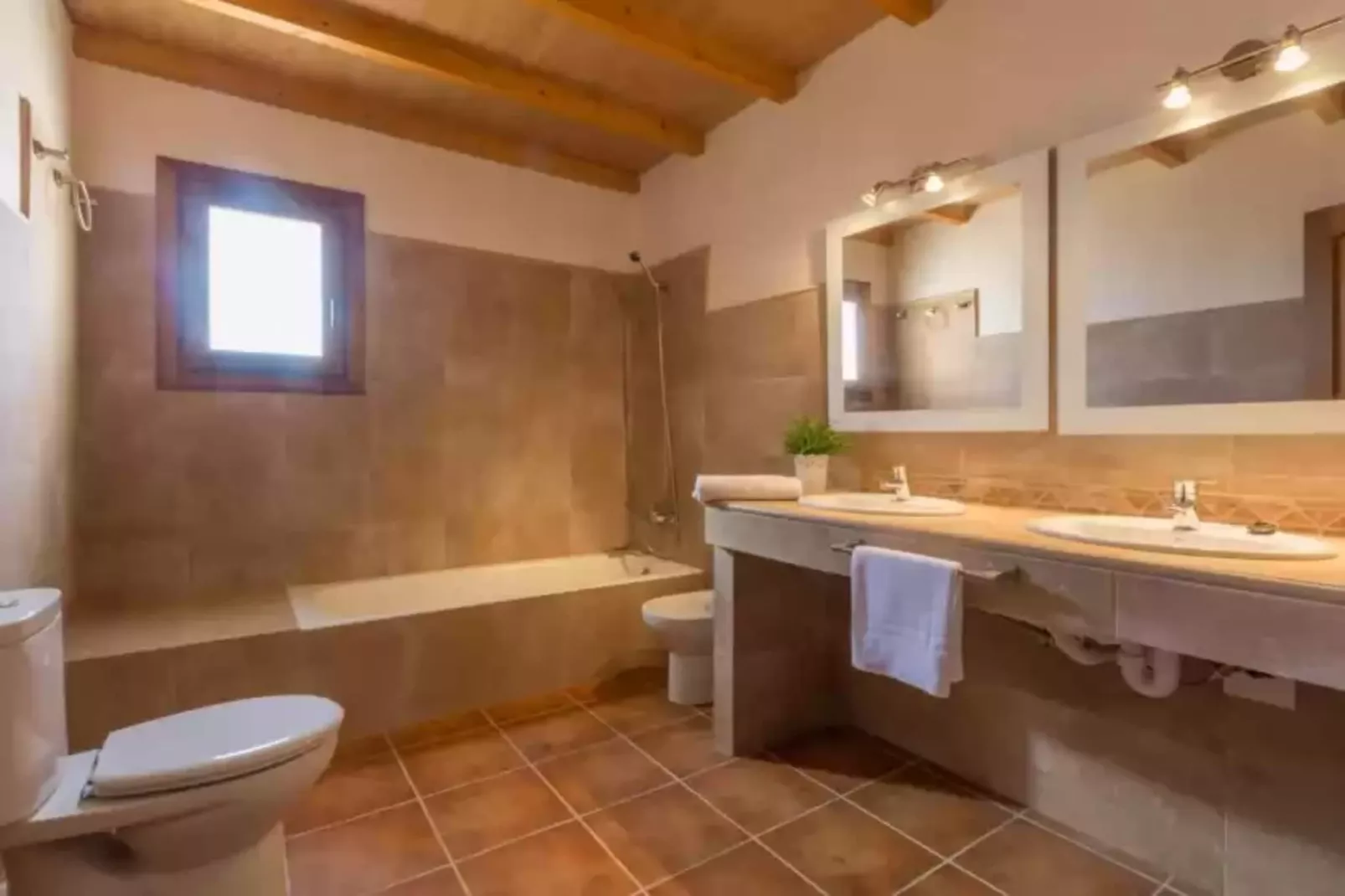 S'estacio-Bathroom