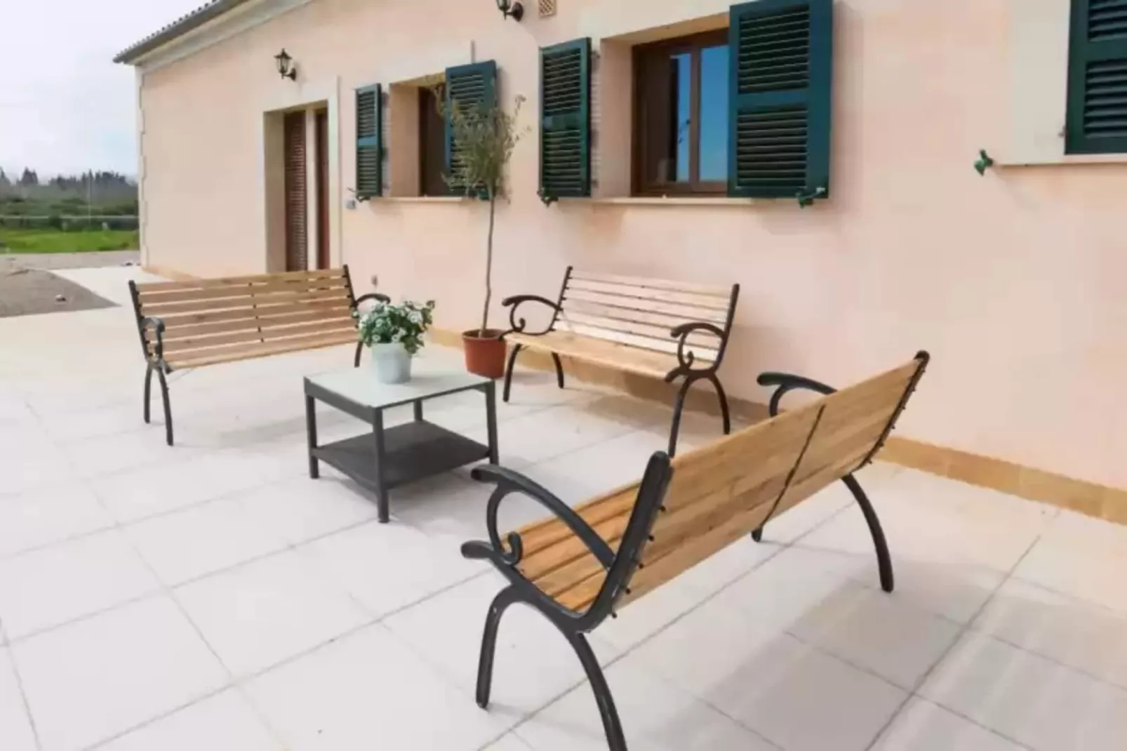 S'estacio-Terrace balcony