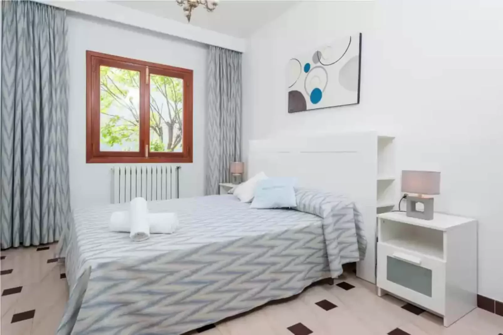 UllÀs-Bedroom