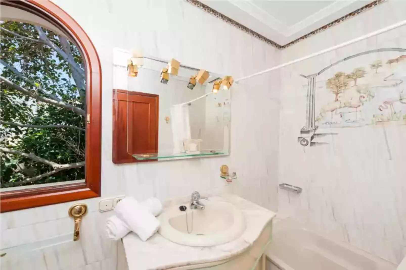 UllÀs-Bathroom