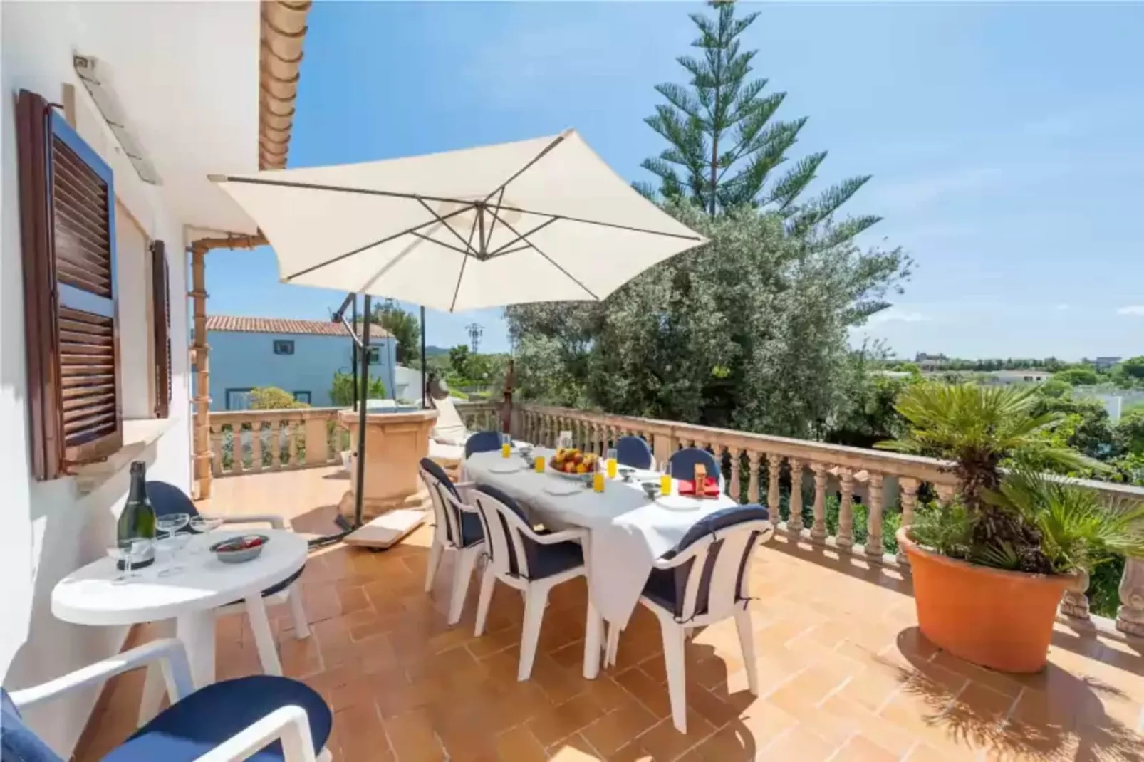 UllÀs-Terrace balcony
