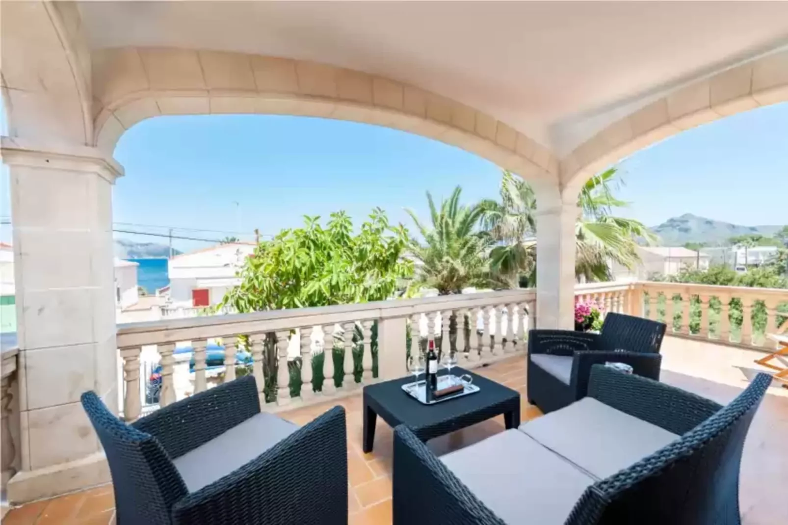 UllÀs-Terrace balcony