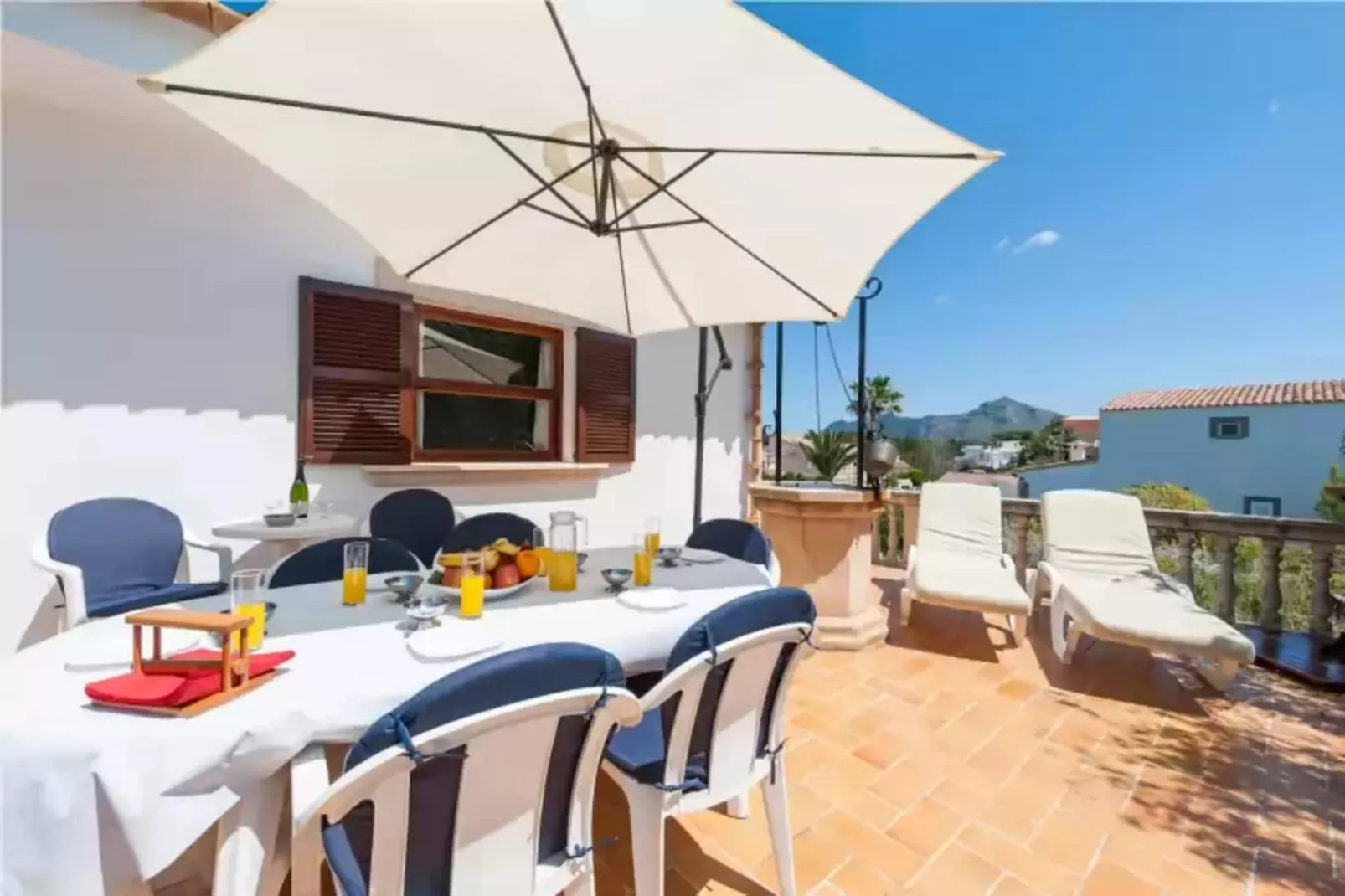 UllÀs-Terrace balcony