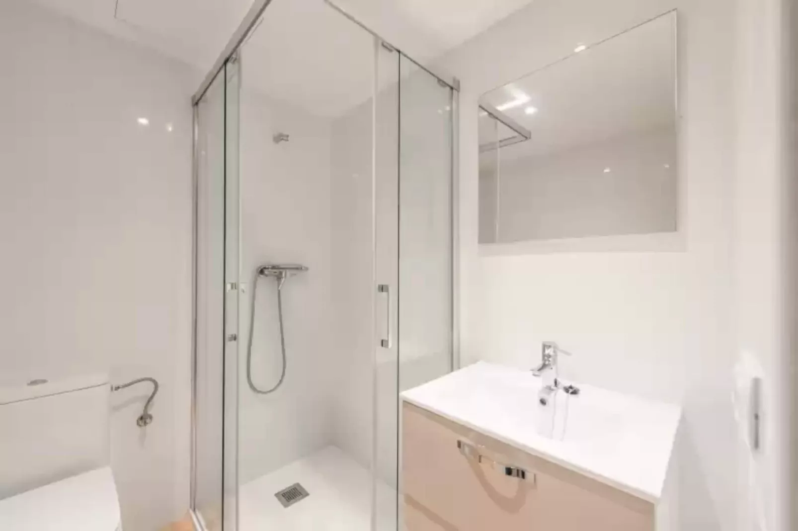 Voramar-Bathroom
