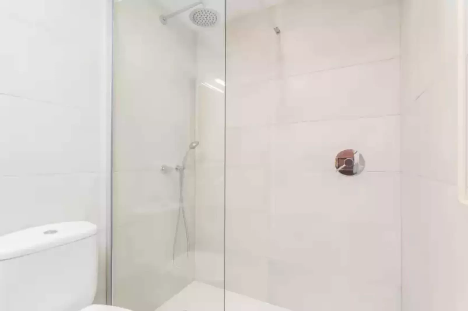 Voramar-Bathroom