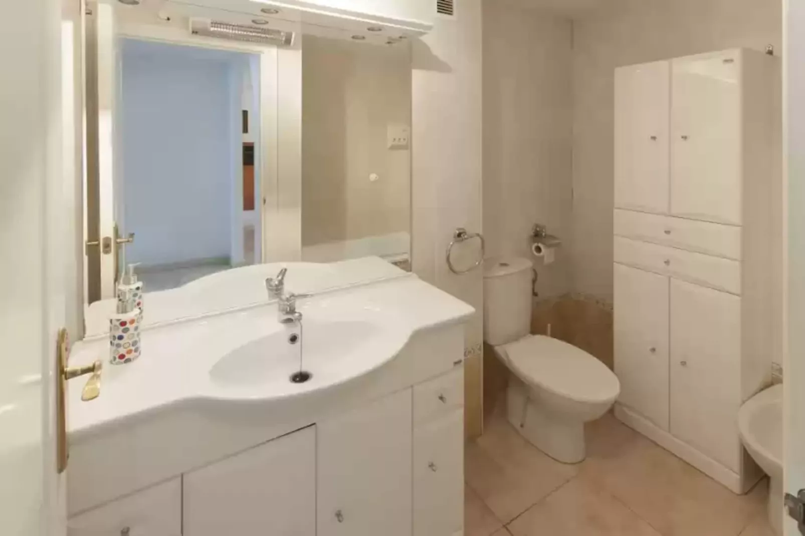 Cascades-Bathroom