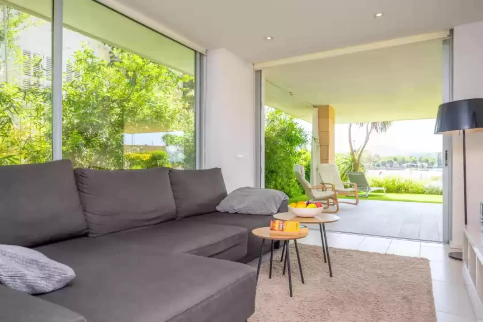 Tarida-Living room