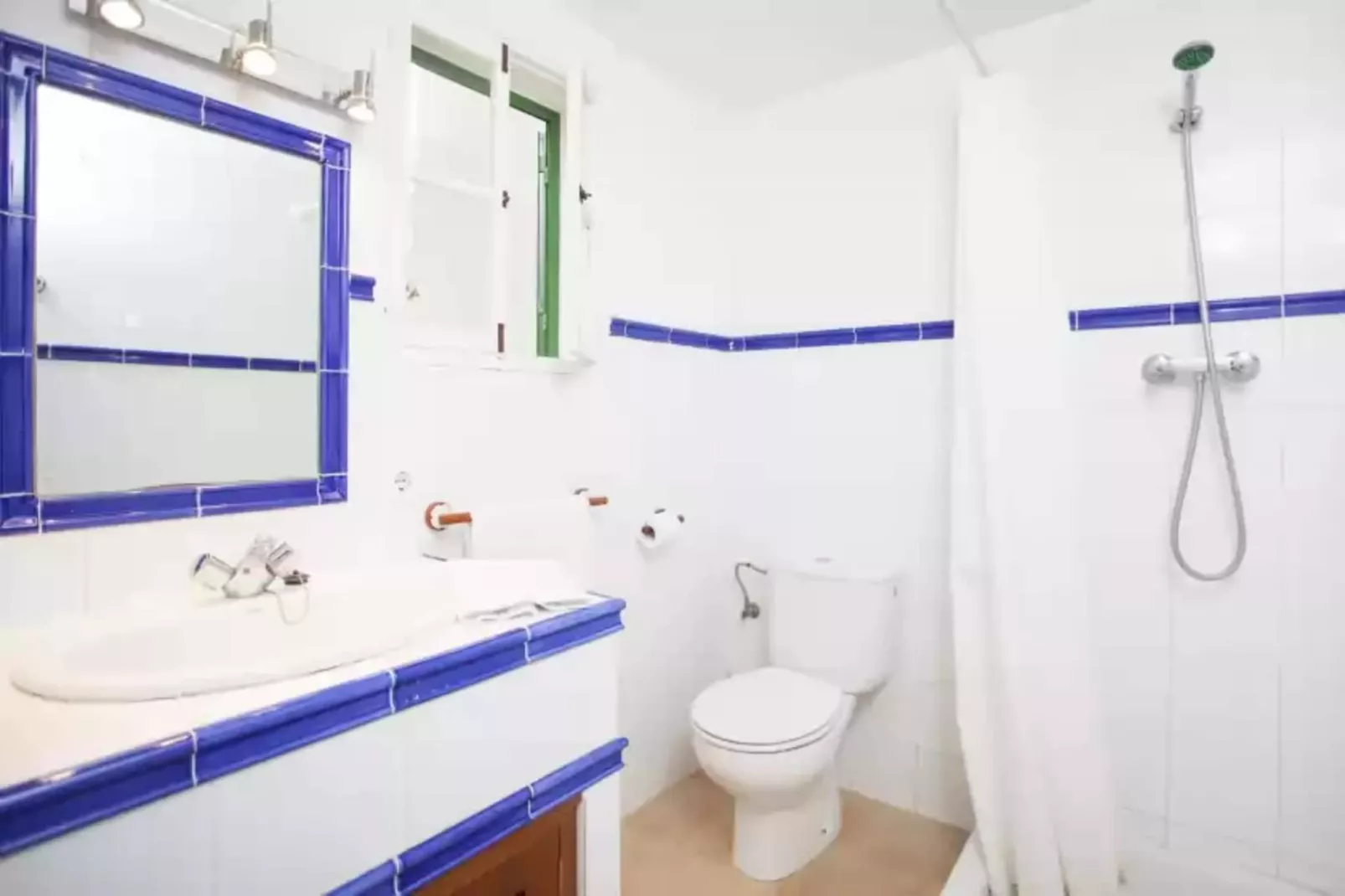 Tres Pins-Bathroom